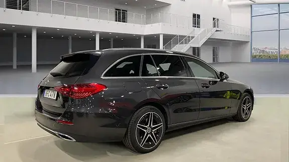 Mercedes-Benz C 300 2024 photo 3