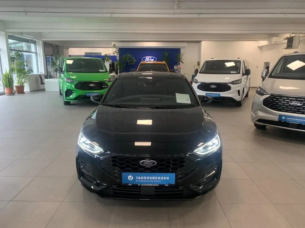 Ford Focus 2025 photo 2