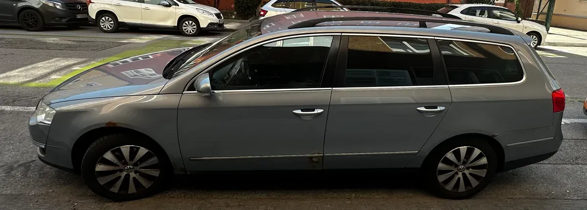 Volkswagen Passat 2009 photo 2