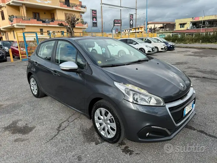 Peugeot 208 2015 photo 3