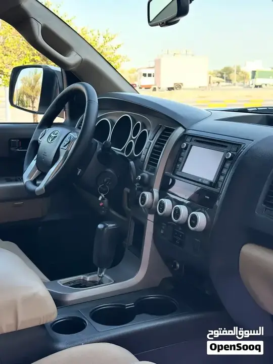 Toyota Sequoia 2015 photo 2