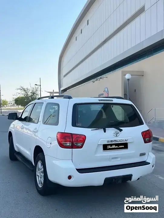 Toyota Sequoia 2015 photo 3