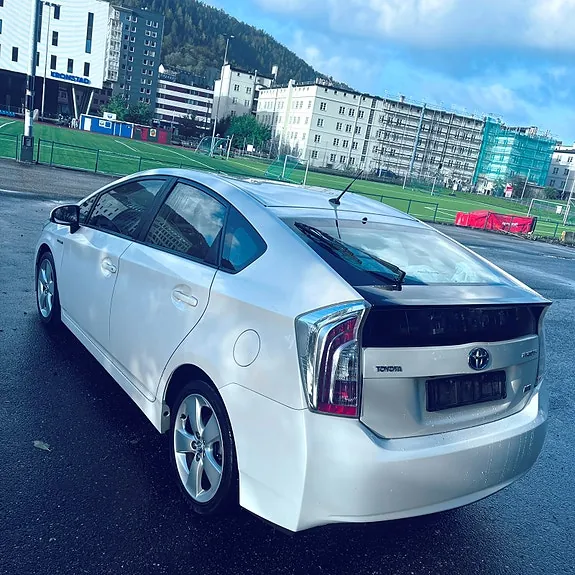 Toyota Prius 2014 photo 5