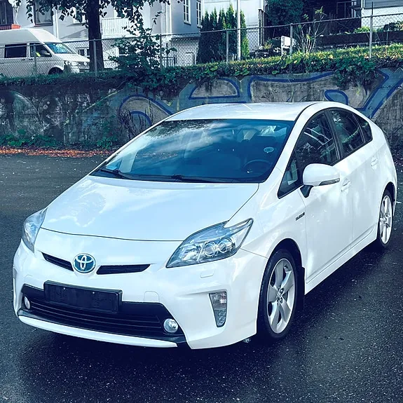 Toyota Prius 2014 photo 2