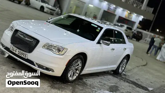 Chrysler 300 2018 photo 2