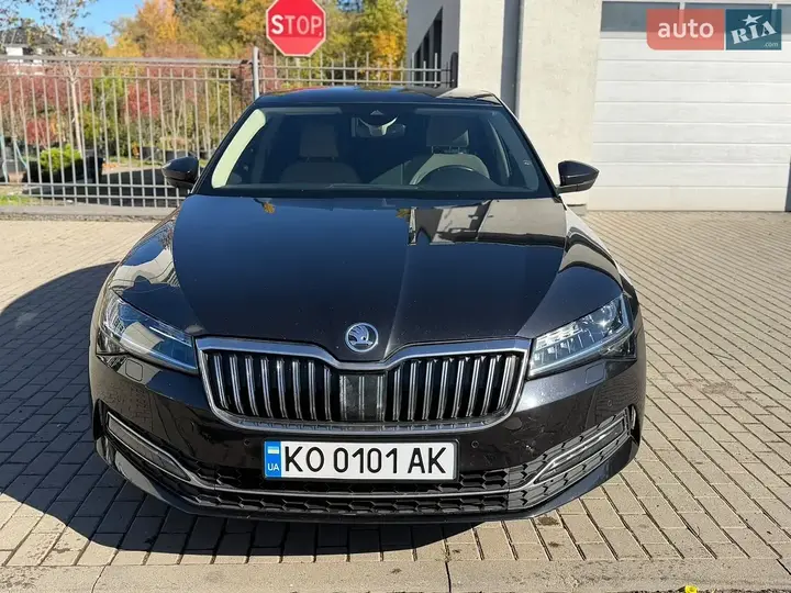 Skoda Superb 2019 photo 3