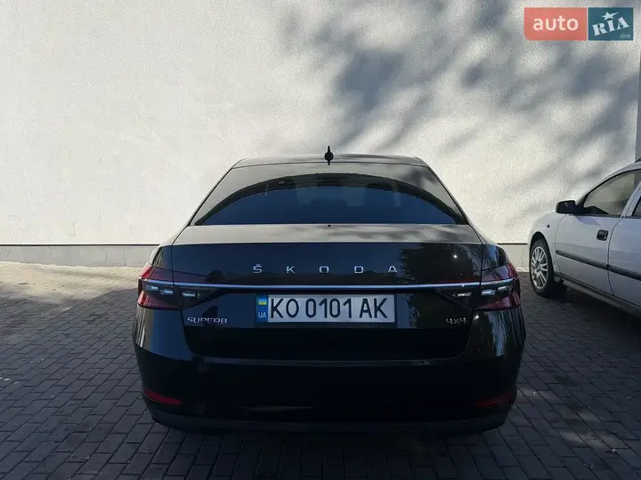 Skoda Superb 2019 photo 5