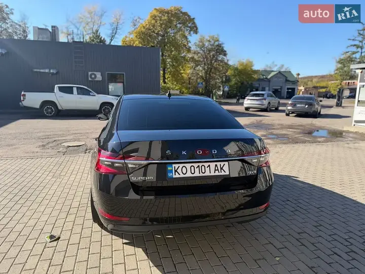 Skoda Superb 2019 photo 4