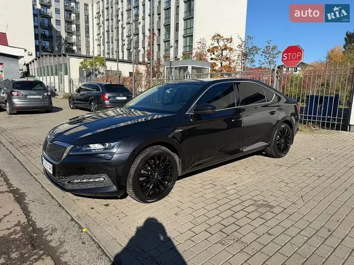 Skoda Superb 2019 photo 2