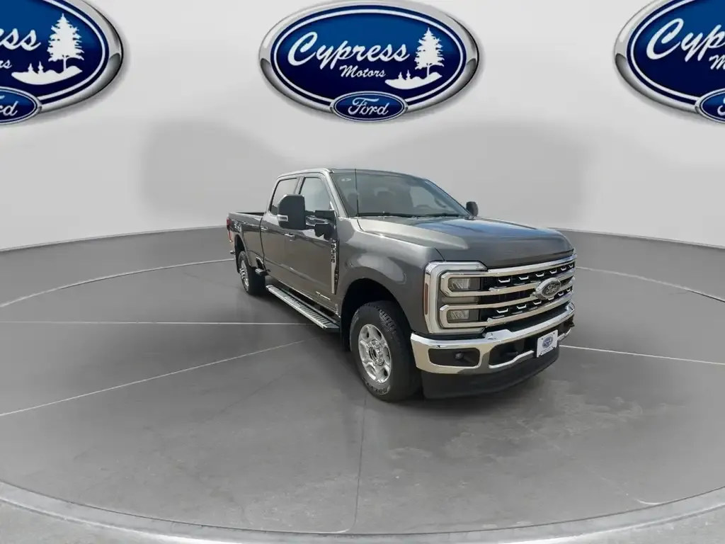 Ford F-350 Super Duty 2026 photo 2