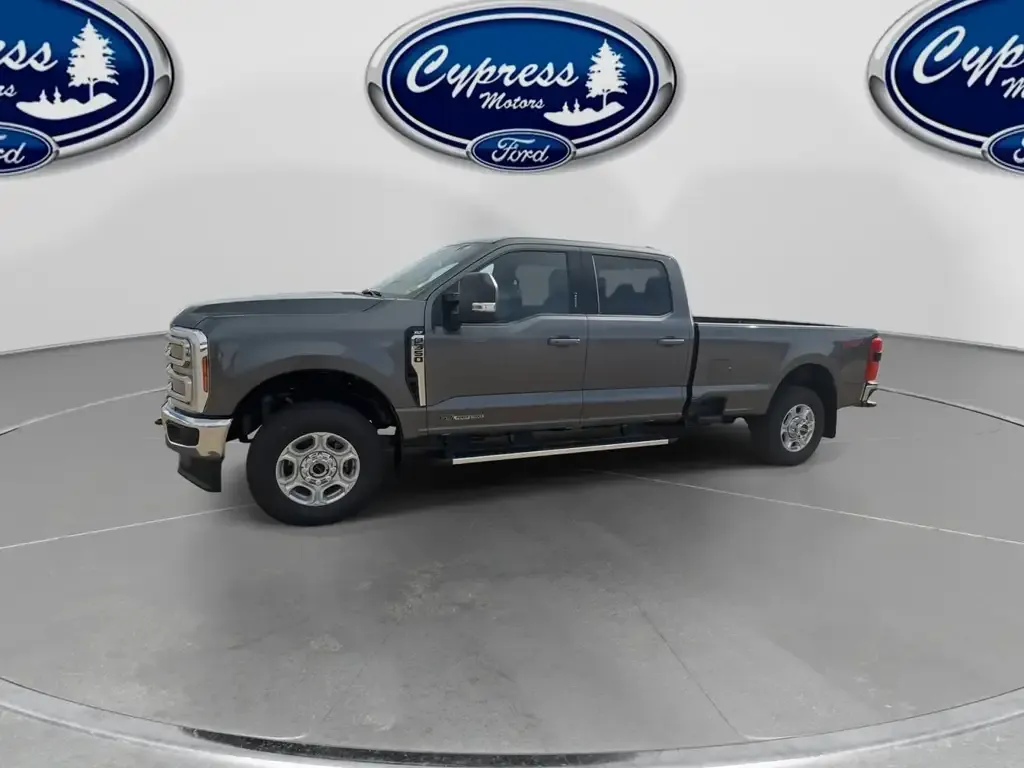 Ford F-350 Super Duty 2026 photo 4