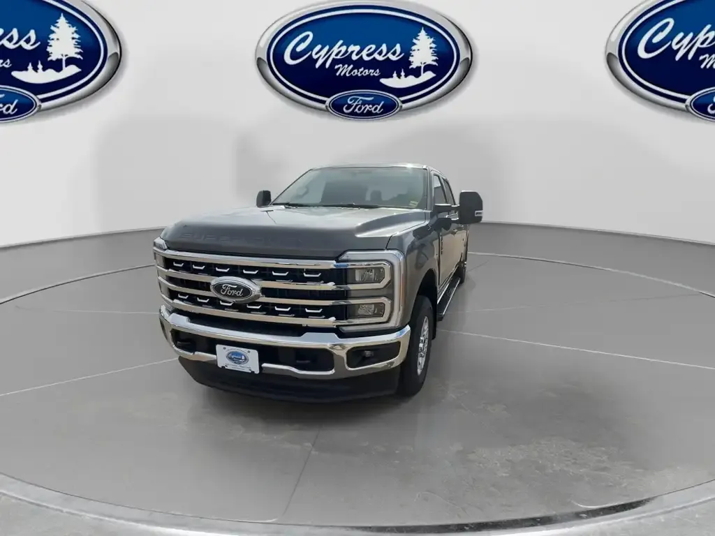 Ford F-350 Super Duty 2026 photo 3