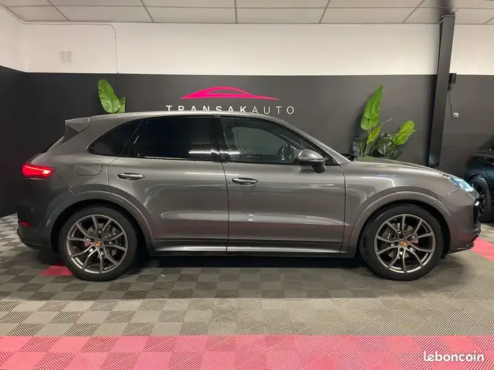 Porsche Cayenne 2019 photo 2