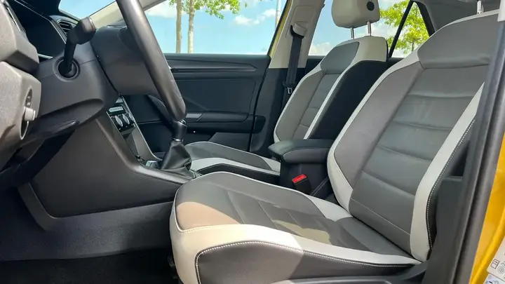 Volkswagen T-Roc 2019 photo 2