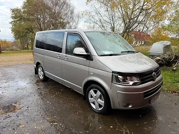Volkswagen Multivan 2012 photo 3