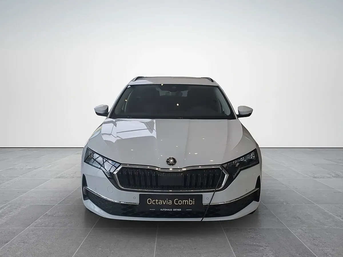 Skoda Octavia 2026 photo 2