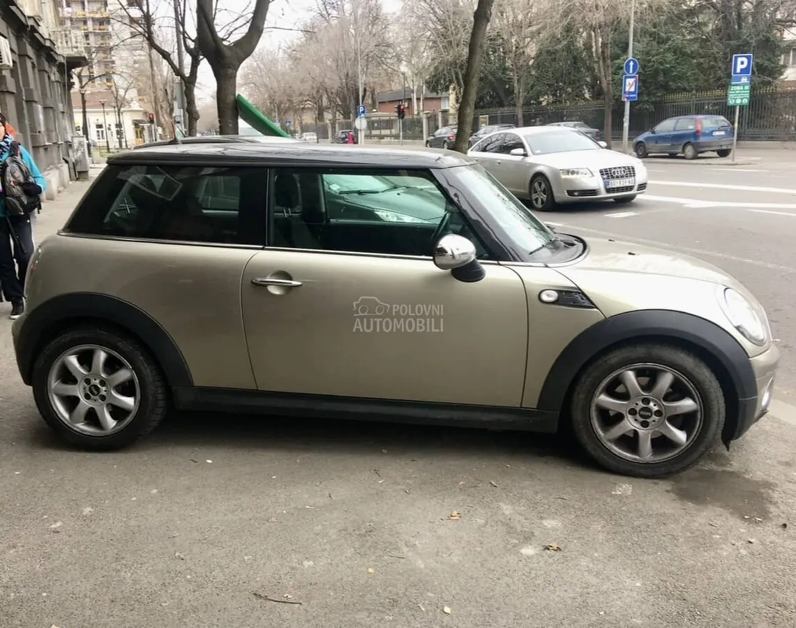 Mini Cooper 2010 photo 2
