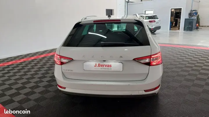 Skoda Superb 2024 photo 5