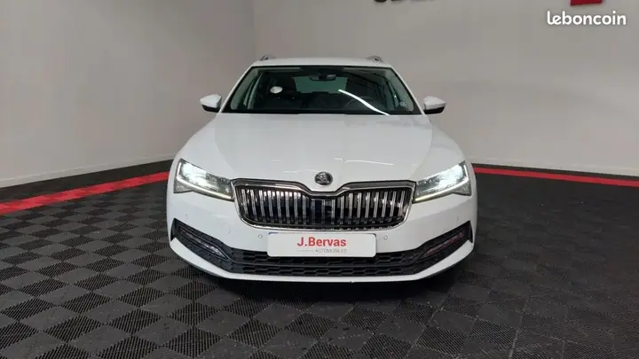 Skoda Superb 2024 photo 2