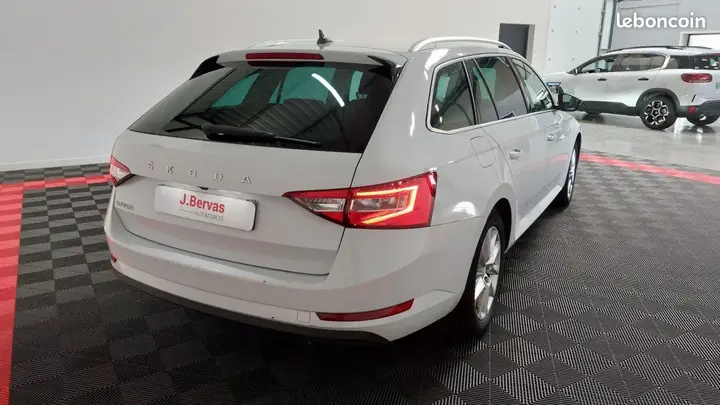 Skoda Superb 2024 photo 4