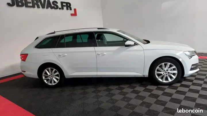 Skoda Superb 2024 photo 3