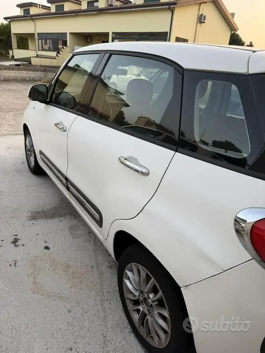 Fiat 500L 2013 photo 2