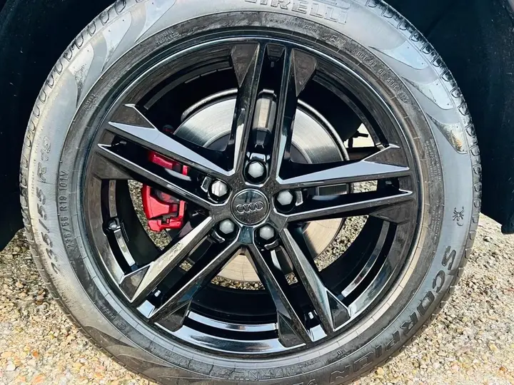 Audi Q5 2018 photo 2