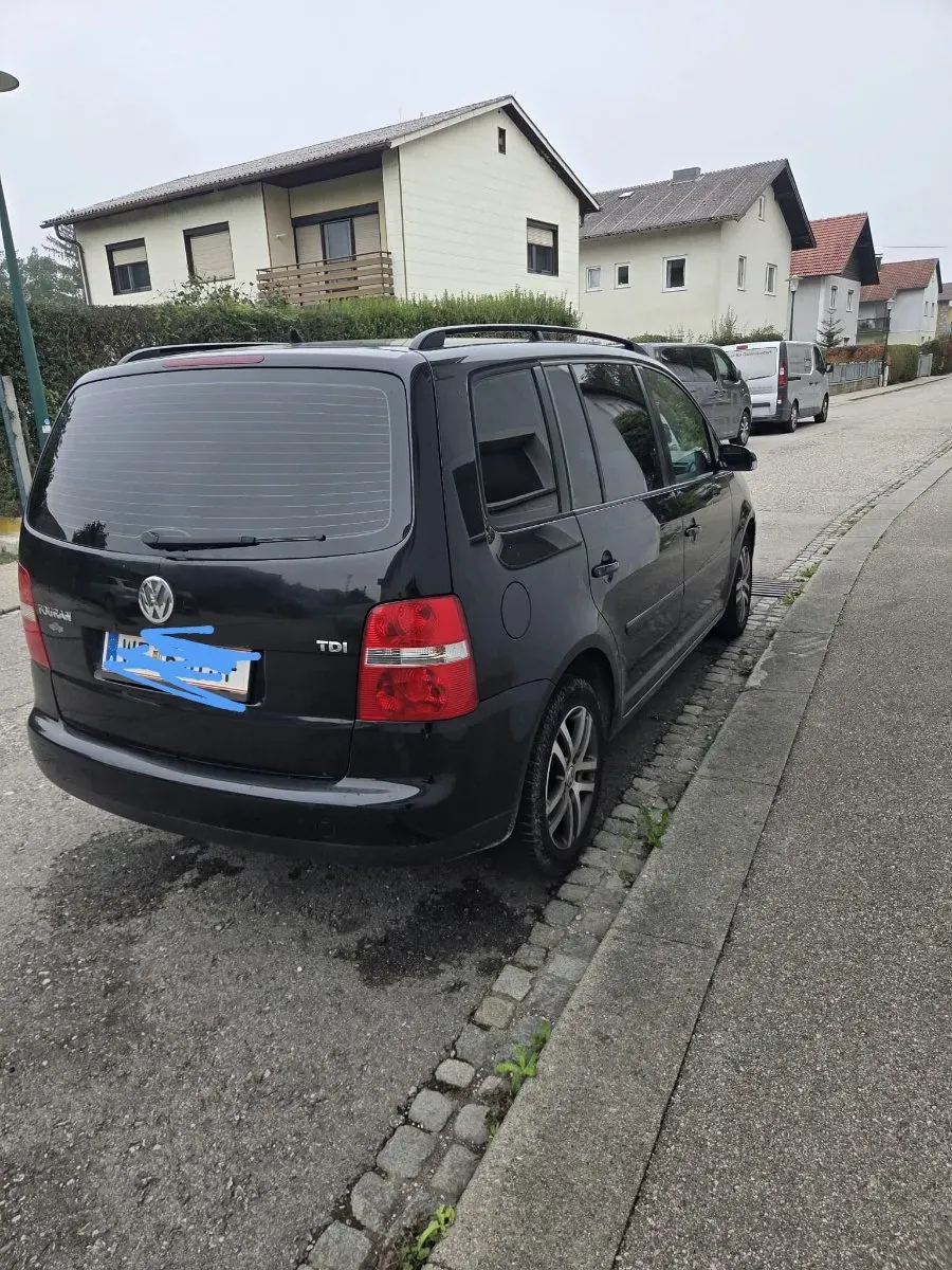 Volkswagen Touran 2004 photo 2