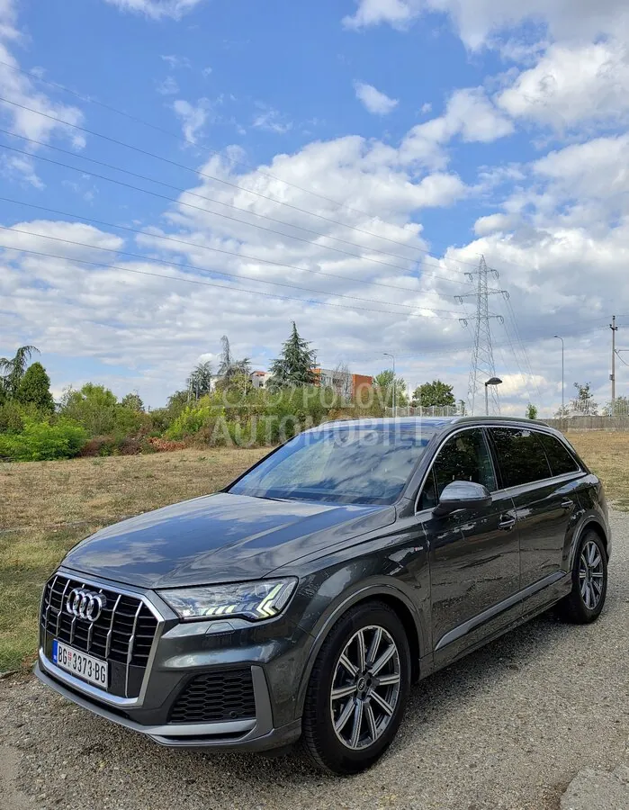 Audi Q7 2021 photo 2