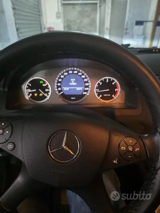 Mercedes-Benz C-Class 2009 photo 4