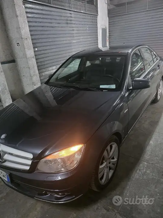 Mercedes-Benz C-Class 2009 photo 2
