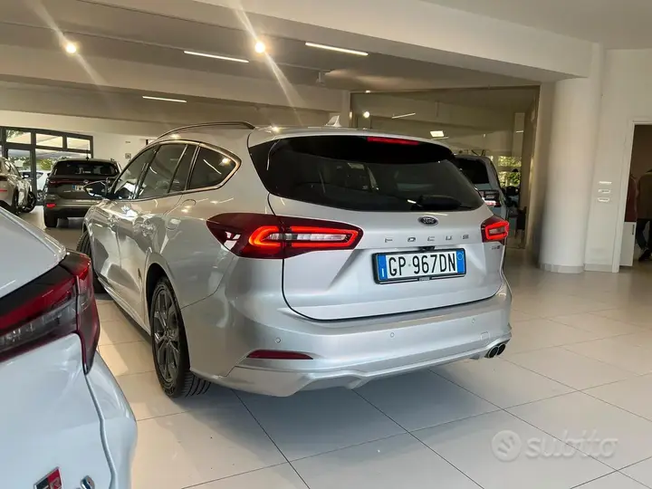 Ford Focus 2023 photo 4