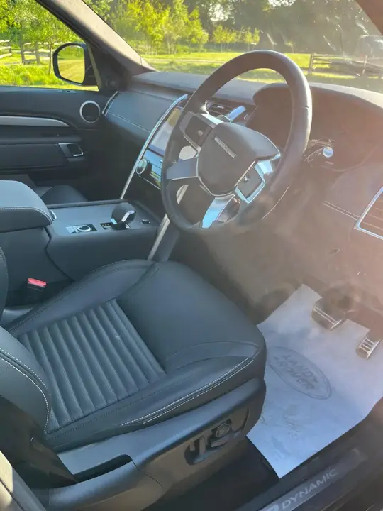 Land Rover Discovery 2023 photo 5