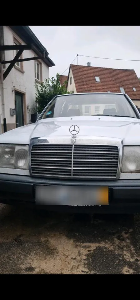 Mercedes-Benz W124
