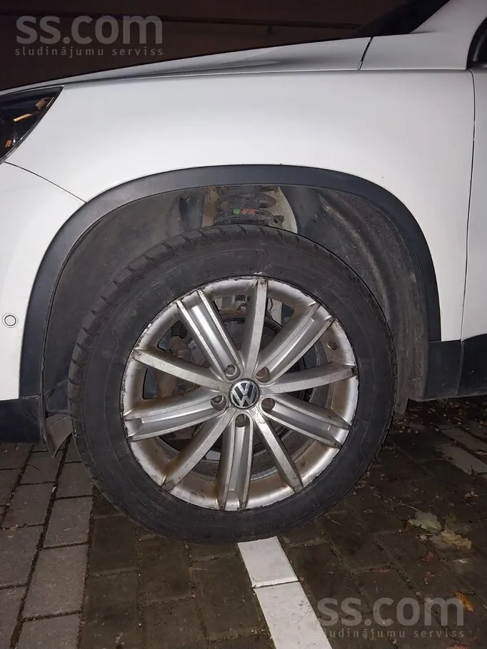 Volkswagen Tiguan 2010 photo 4