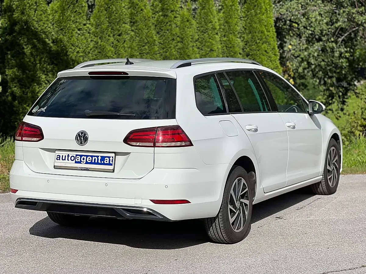 Volkswagen Golf 2019 photo 2