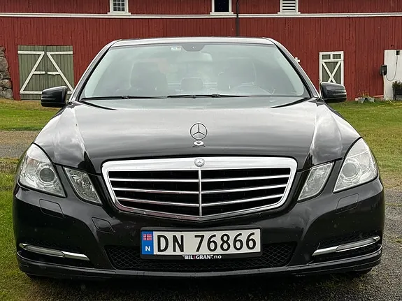 Mercedes-Benz E-Class 2011 photo 2