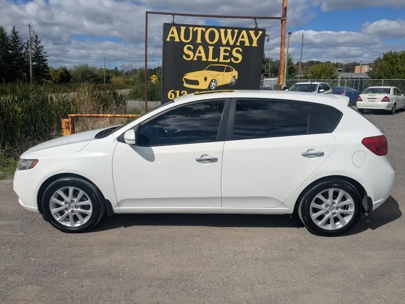 Kia Forte5 2012 photo 2