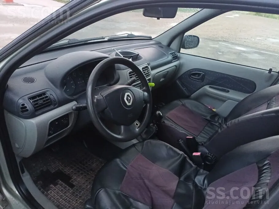 Renault Clio 2004 photo 4