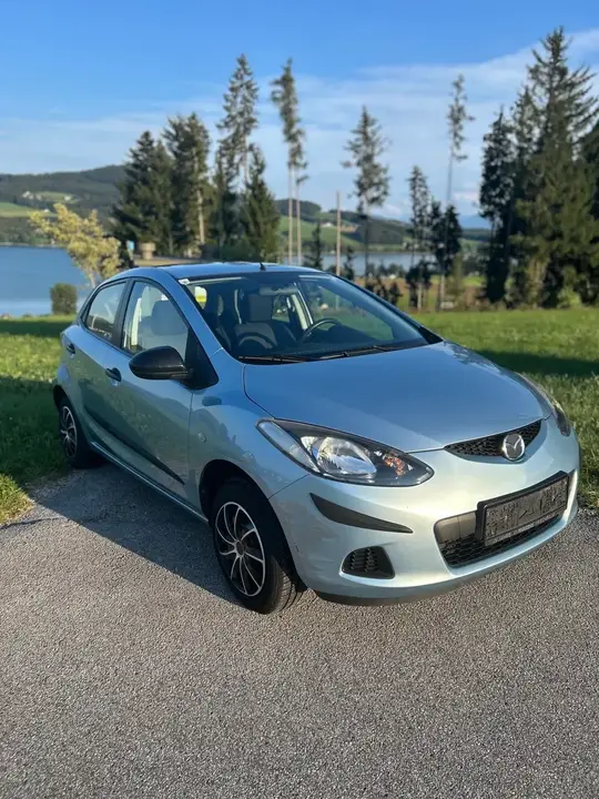 Mazda Mazda2 2009 photo 3