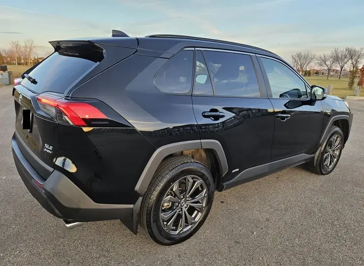 Toyota Rav4 2025 photo 3