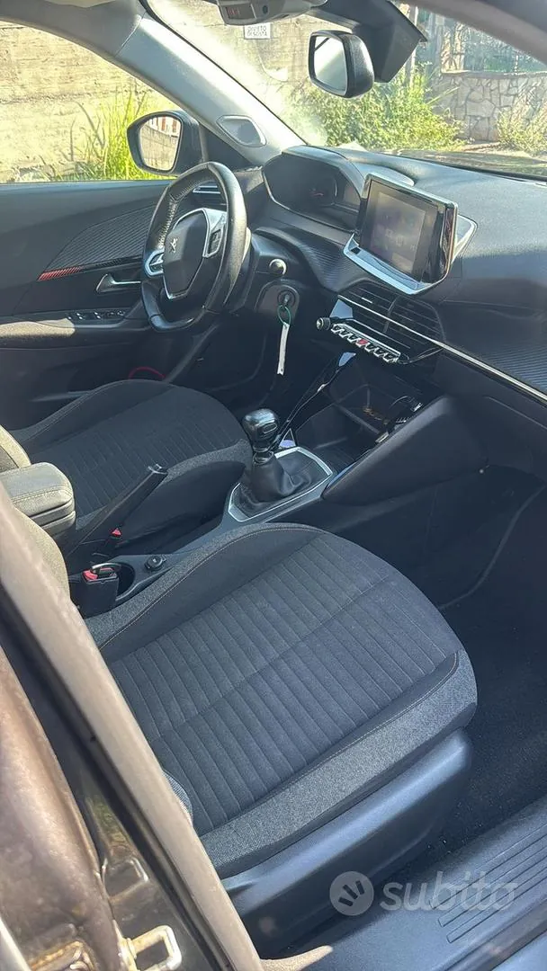 Peugeot 2008 2021 photo 5