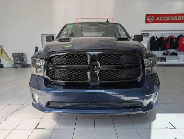 Ram 1500 Classic Crew Cab 2019 photo 2