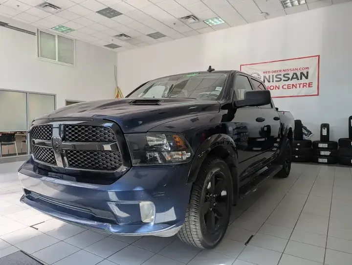 Ram 1500 Classic Crew Cab 2019 photo 4