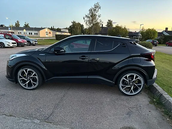 Toyota C-Hr 2021 photo 2