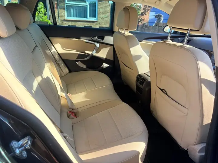 Vauxhall Insignia 2011 photo 4