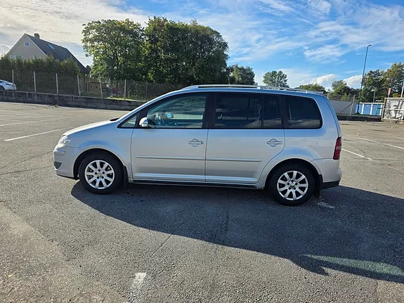 Volkswagen Touran 2008 photo 3