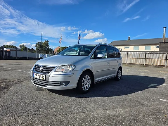Volkswagen Touran 2008 photo 2