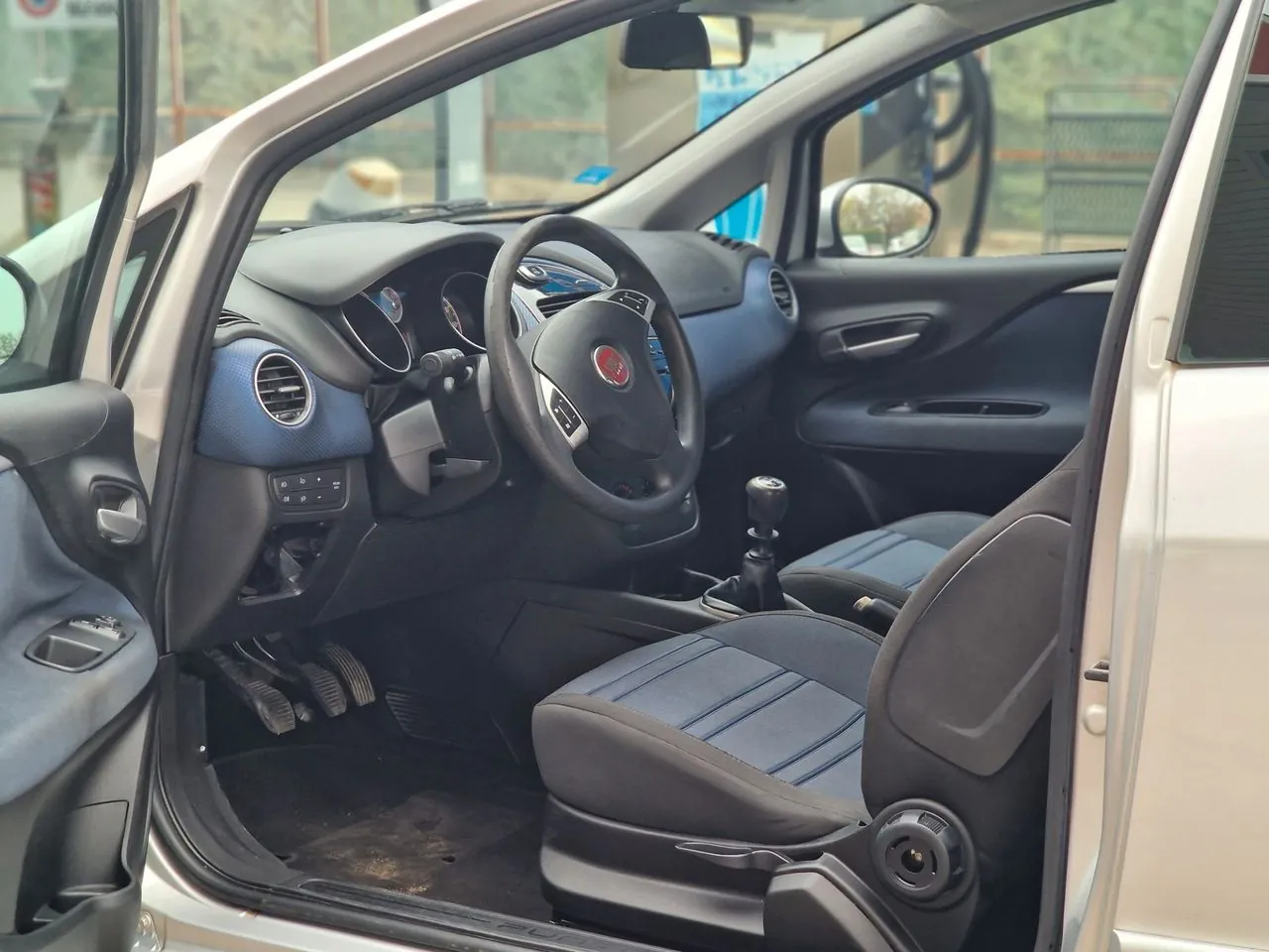 Fiat Punto 2010 photo 3