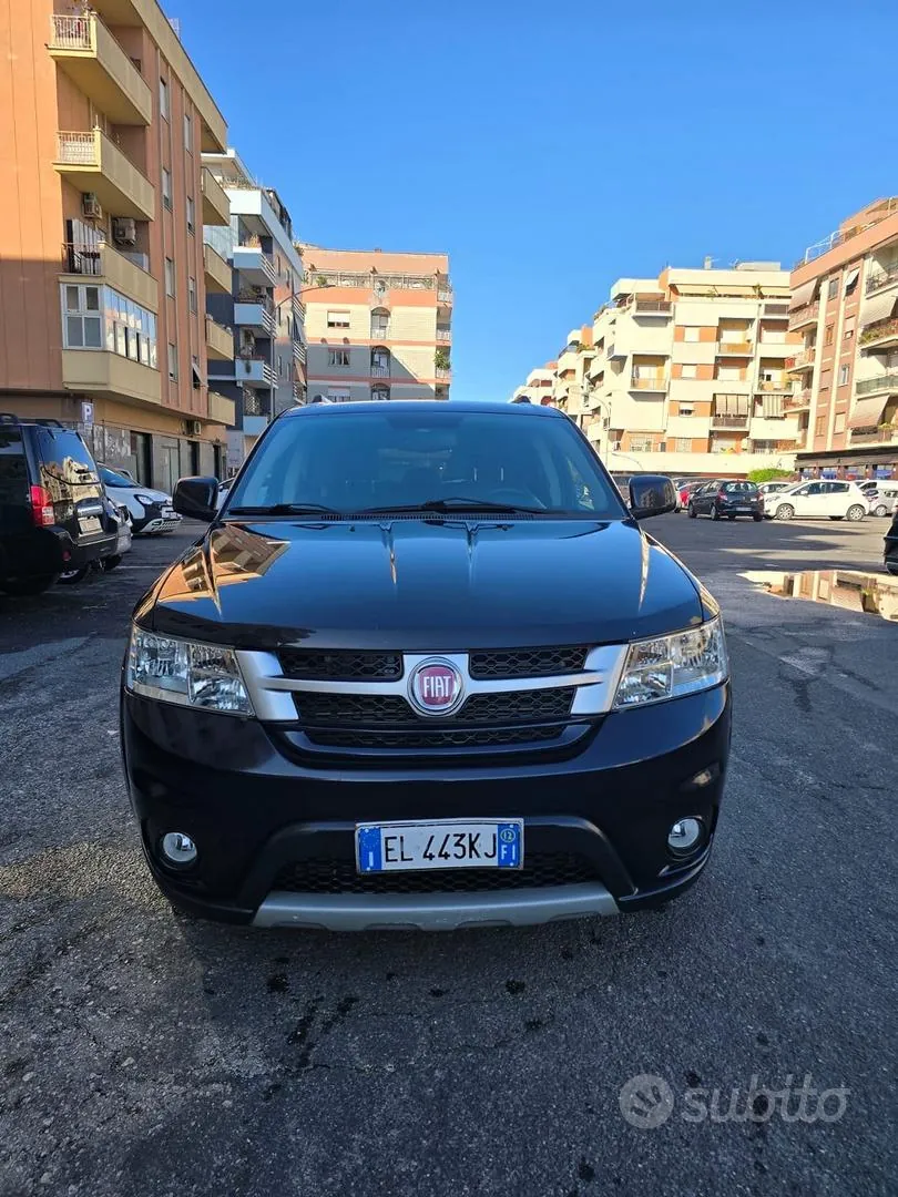 Fiat Freemont 2012 photo 2